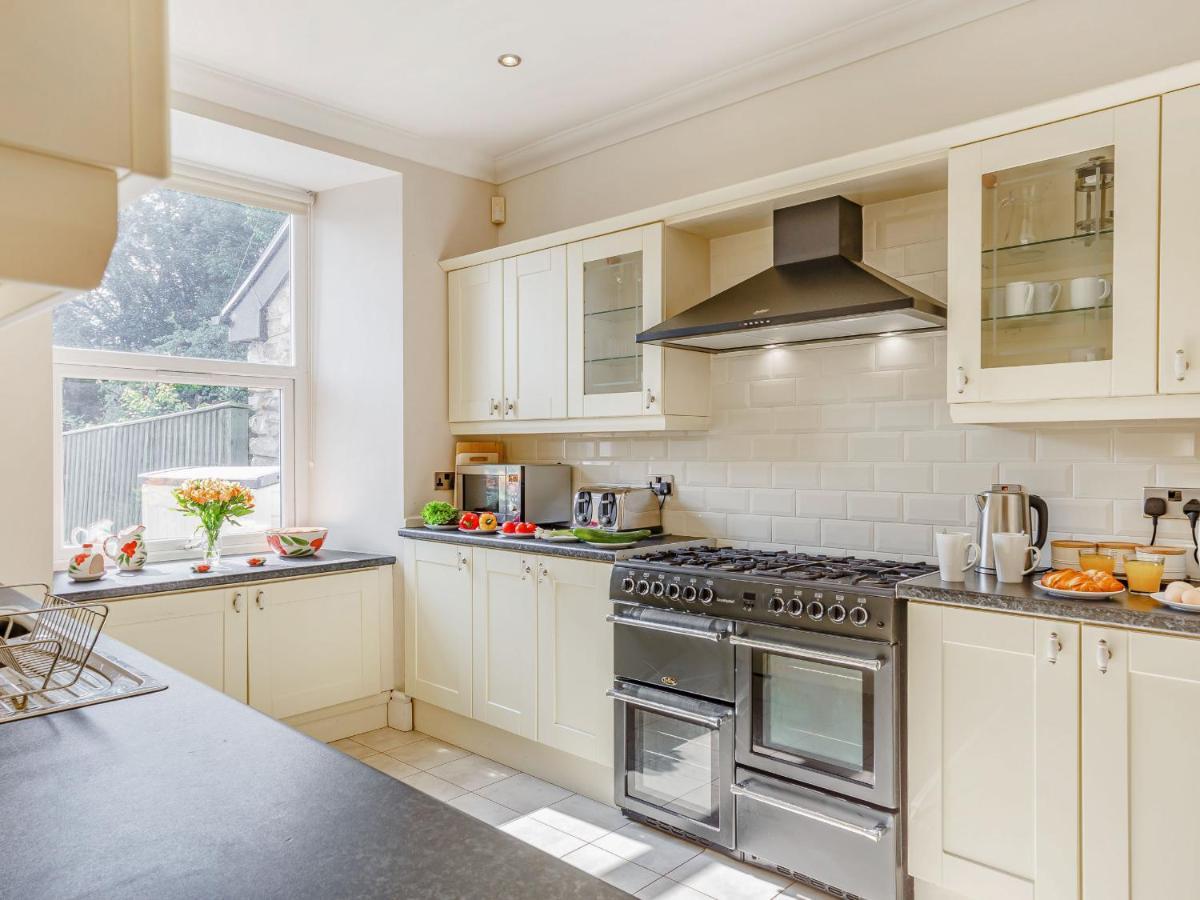 Menai View Villa Llanfairpwllgwyngyll Exterior photo